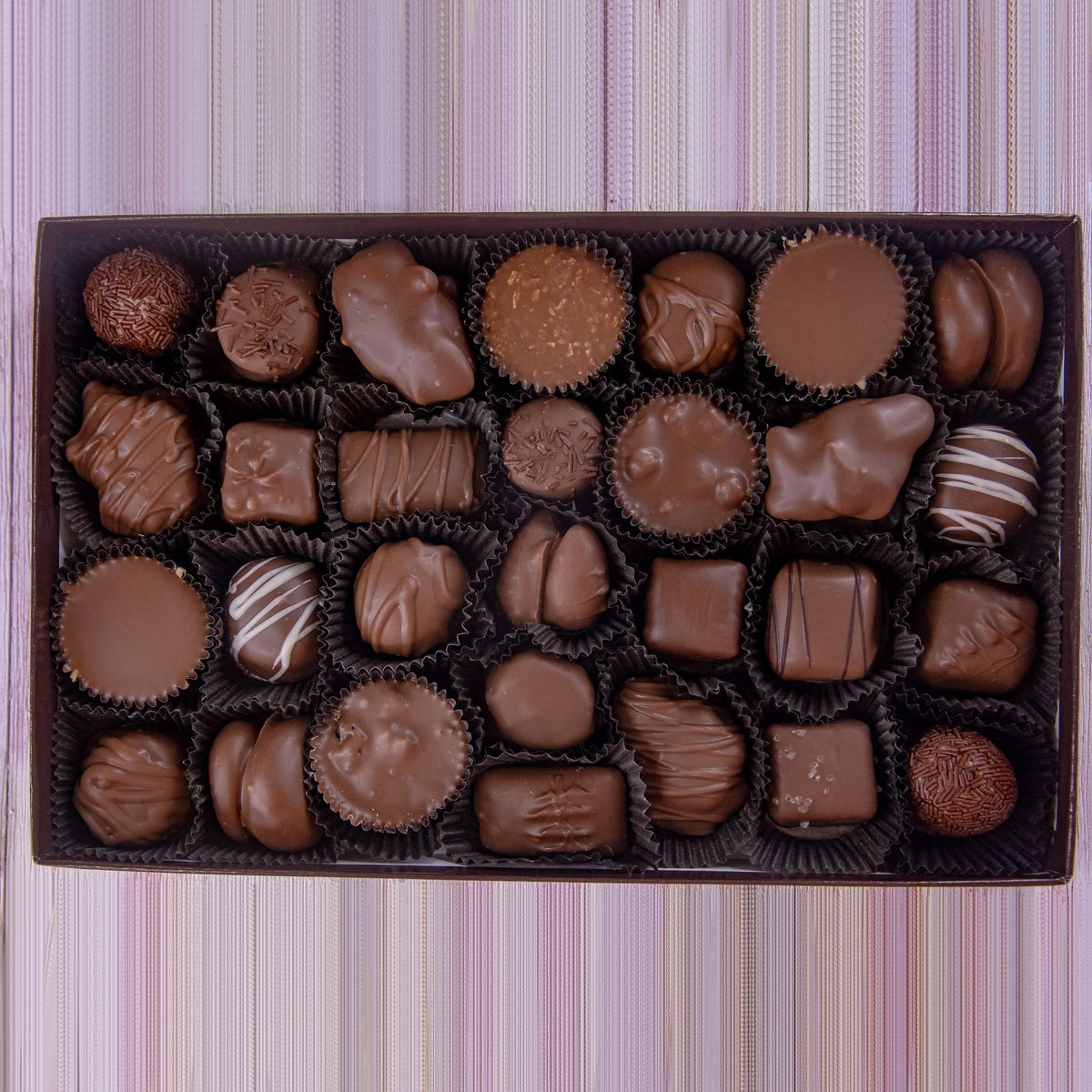 Deluxe Assortment Milk 2lb J82147