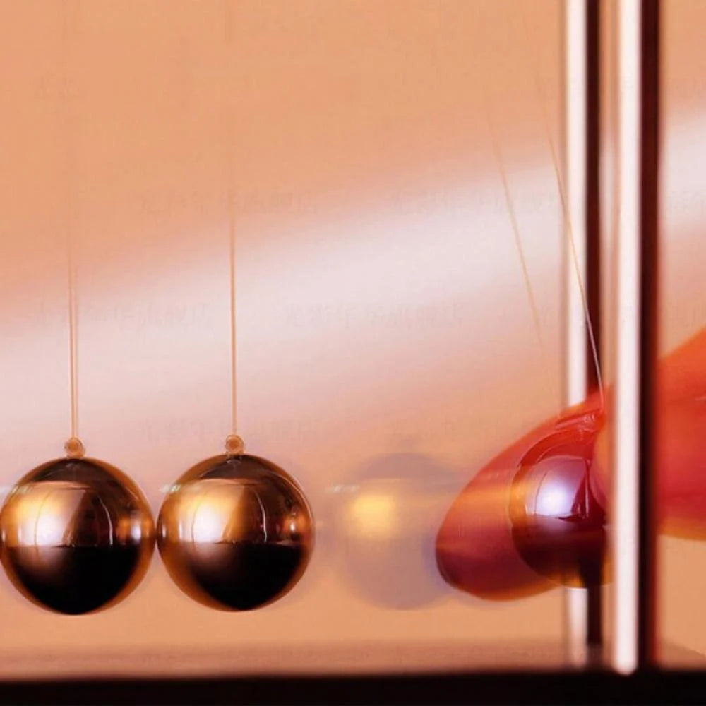 Newton's Cradle Balance Balls Desk Decoration Q18469