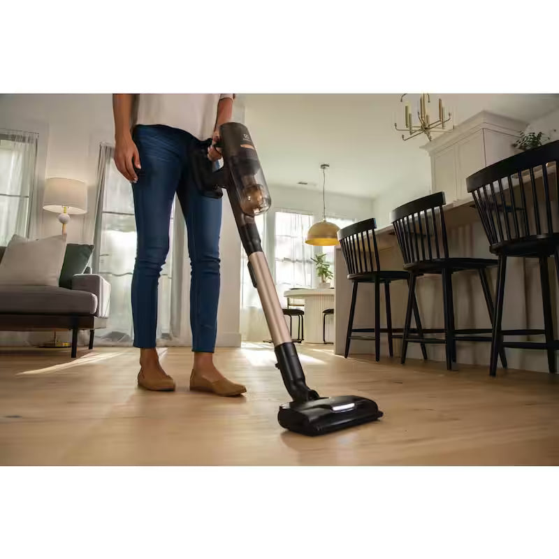 Bagless Cordless Stick Vacuum with 5-Step Filtration Q495927