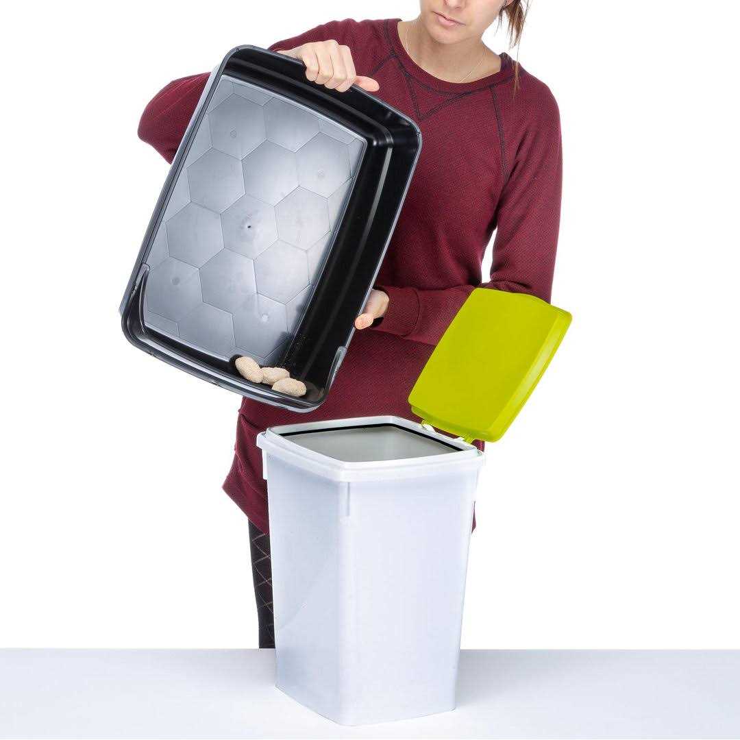 Litter Box with Litter Guard L700