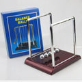 Newton's Cradle Balance Balls Desk Decoration Q18469