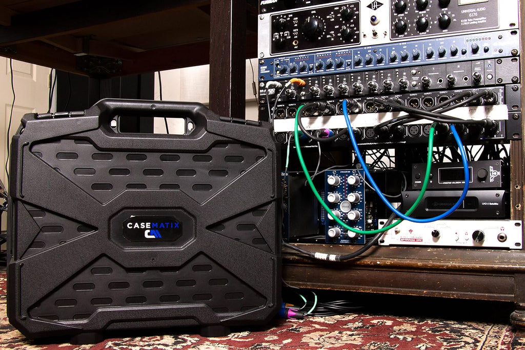 Hard Case Compatible with 12 Handheld Transmitter Mics S371