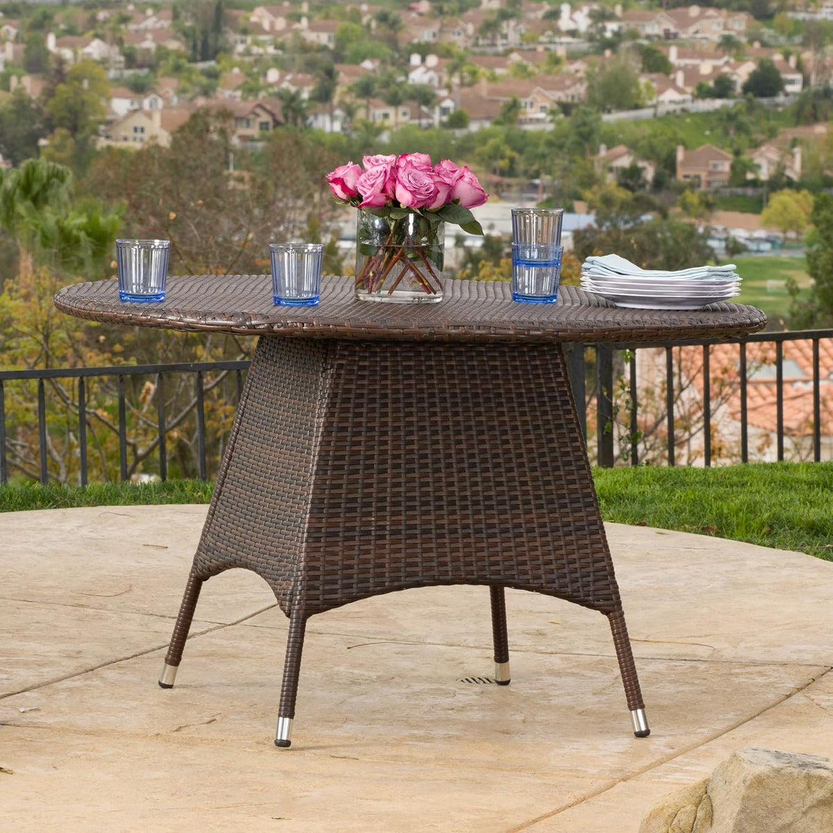 Round Dining Table L24504