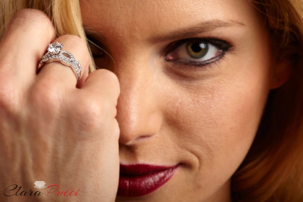18K White Gold Engagement Ring with Natural Diamond A2573