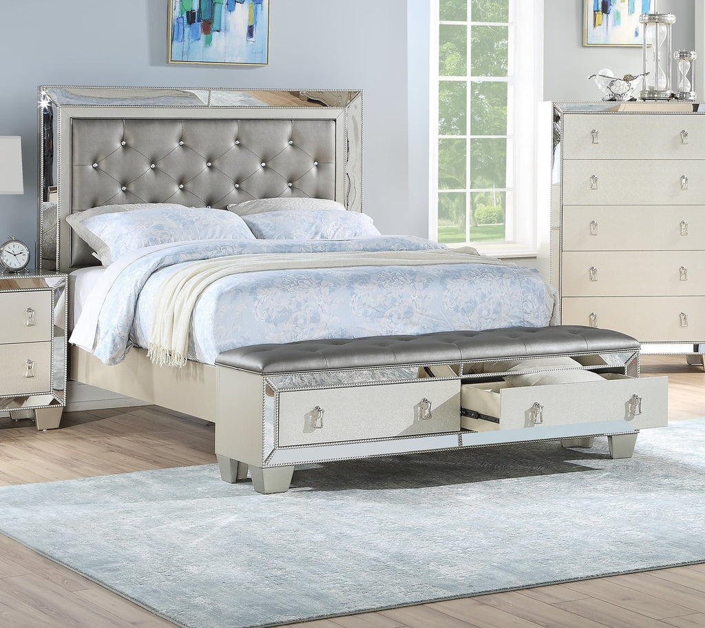 California King Size Silver Faux Leather Tufted Bed with Storage L440