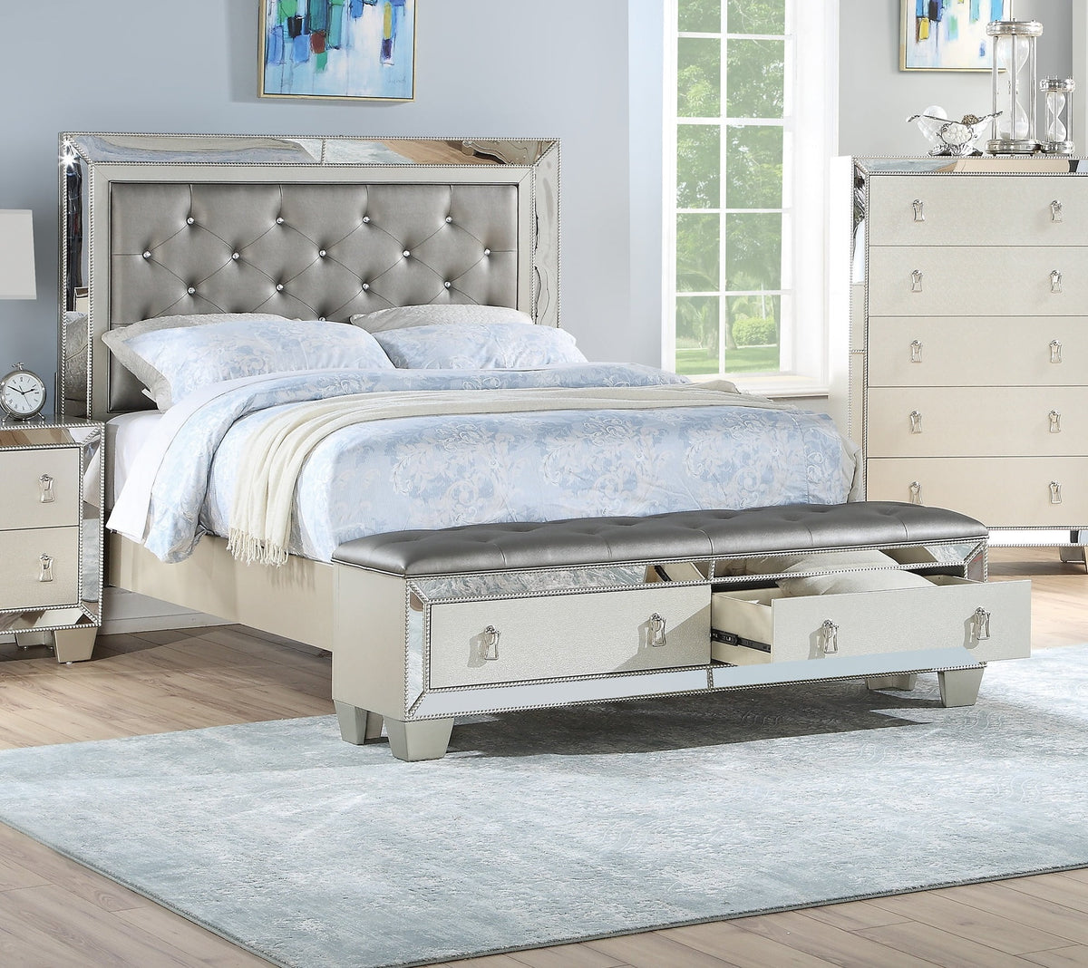 California King Size Silver Faux Leather Tufted Bed with Storage L440